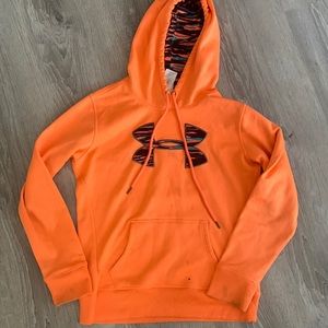 Under amor hoodie